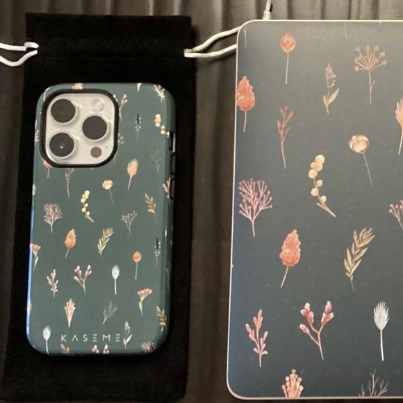 KaseMe Green Iphone 12 pro max phone case - Picture 2 of 8